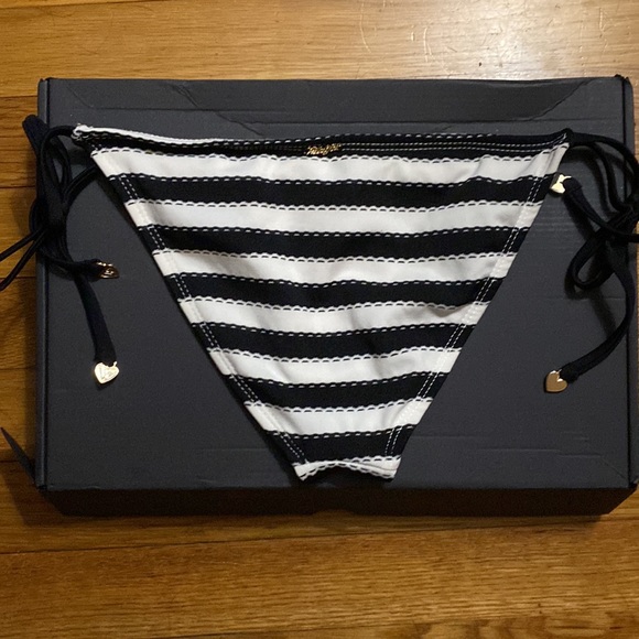 NWOT Wildfox Bikini Bottoms - Picture 8 of 13